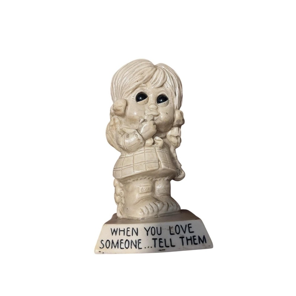 Wallace Berrie Figurine When You Love Someone Tell Them Cream 1973 Vintageâ OS